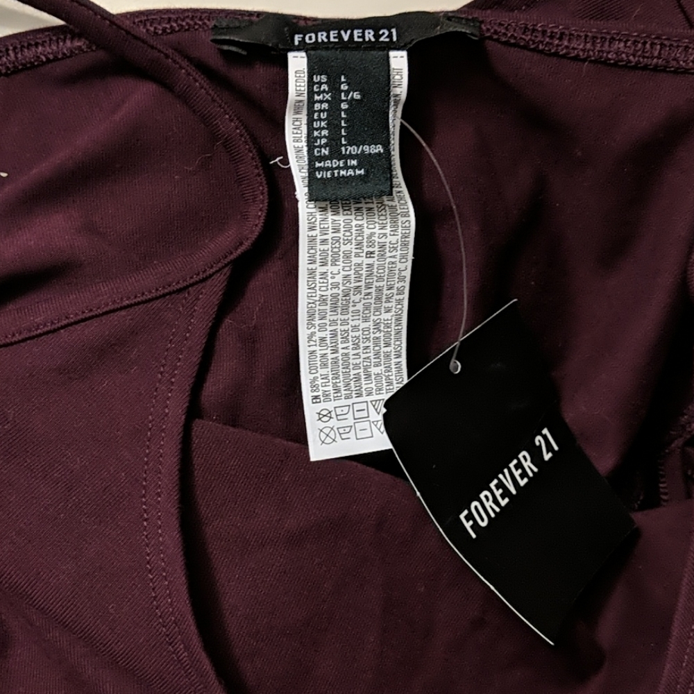 ✨5/$25✨ NWT Forever 21 cross side bodysuit - Picture 8 of 9
